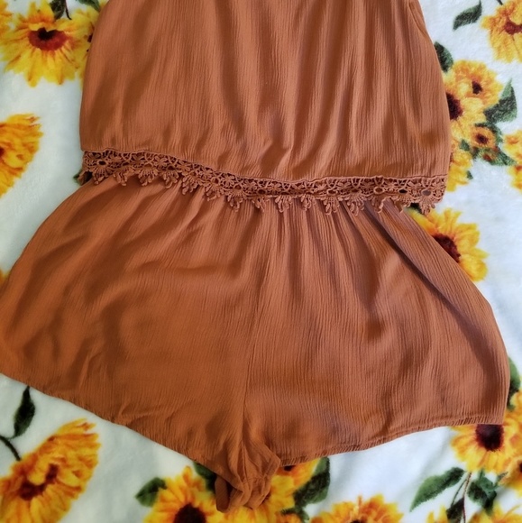 🥳(5/$25) Forever 21 Romper - Picture 3 of 4